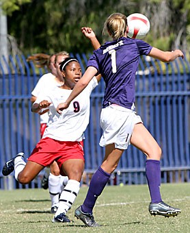 UA forward London King approaches the ball during Arizonas 2-0 loss to Washington on Oct. 14 at Murphey Stadium. After a win and a tie at the Oregon schools last weekend, the Wildcats return home to face No. 4 Stanford tonight and California on Sunday.