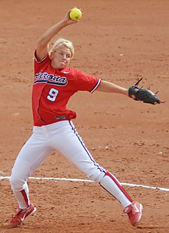 UA pitcher Taryne Mowatt winds up for a pitch in No. 1 Arizonas 3-1 loss to Florida Saturday in the Kajikawa Classic in Tempe. Mowatt allowed a two-out, walk-off home run in the eighth, leading to the first of two Wildcat losses in their six games this weekend.