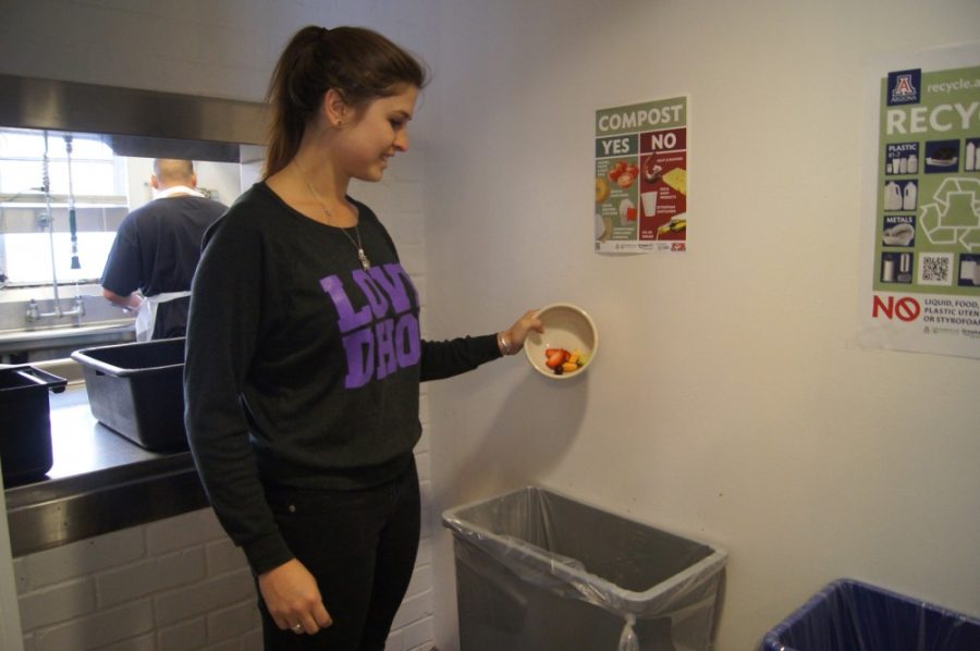 Gabriela Diaz /  Arizona Daily Wildcat

Tri-Delta sorority sisters recycle. They will host the first zero-waste event from greek life on Friday.