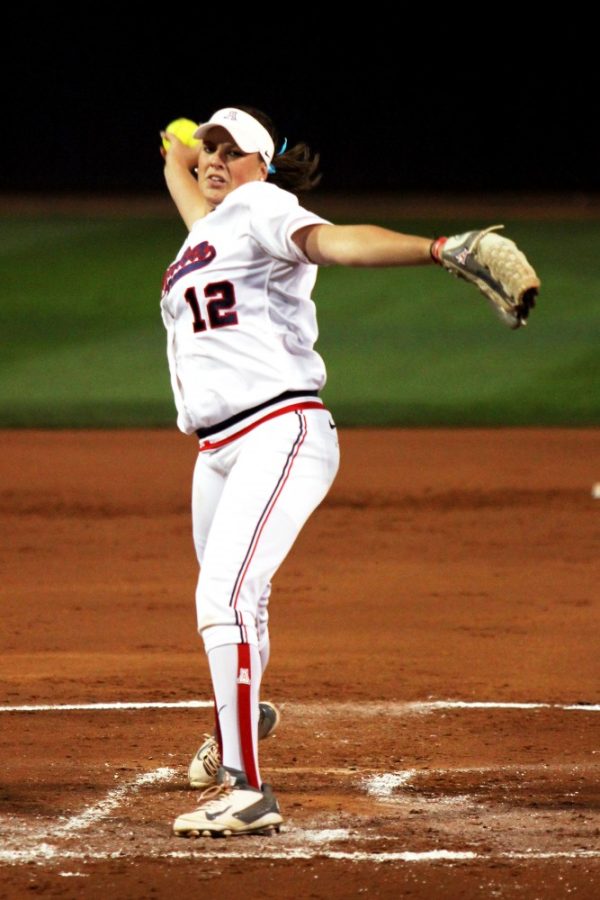 Rebecca+Marie+Sasnett%2F+The+Daily+Wildcat%0A%0ASenior+Shelby+Babcock+pitched+during+Arizonas+11-1+win+against+UTEP+at+Rita+Hillenbrand+Memorial+Stadium+on+Tuesday.+Arizona+scored+6+runs+in+the+first+inning.+