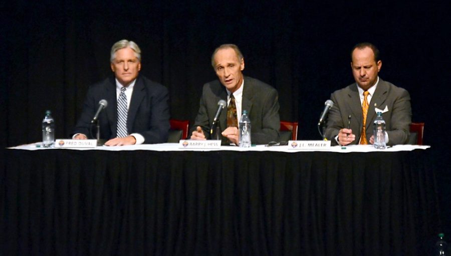 Rebecca Noble / The Daily Wildcat

Gubernational candidates Fred Duval, Barry Hess, and John Mealer answer questions during the Gubernational Forum at Centennial Hall on Sunday, Sept. 21.