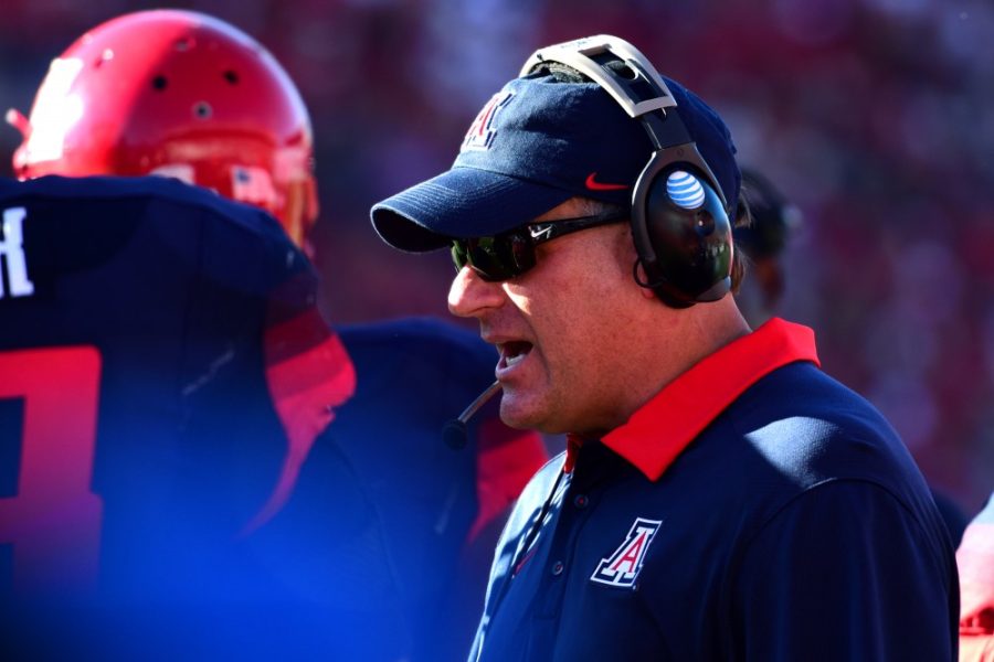 Arizona+head+coach+Rich+Rodriguez+tries+to+pump+up+his+players+during+the+game+against+Washington+State+at+Arizona+Stadium+on+Saturday%2C+Oct.+24.