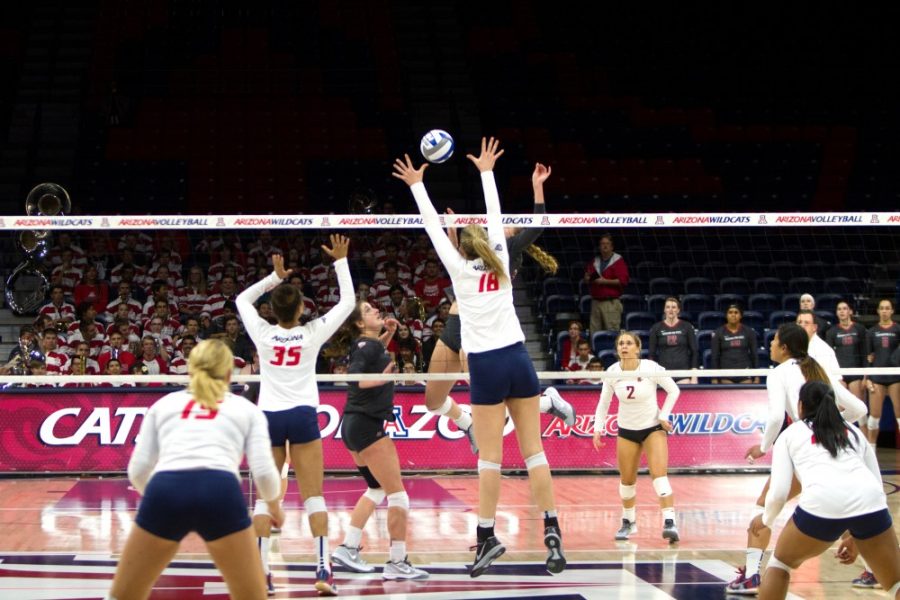 Arizona+Volleyball+faces+off+against+Washington+State+on+Friday%2C+Nov.+6.+The+girls+won+the+game+3-1%2C+putting+them+at+16-9+for+the+season+so+far.