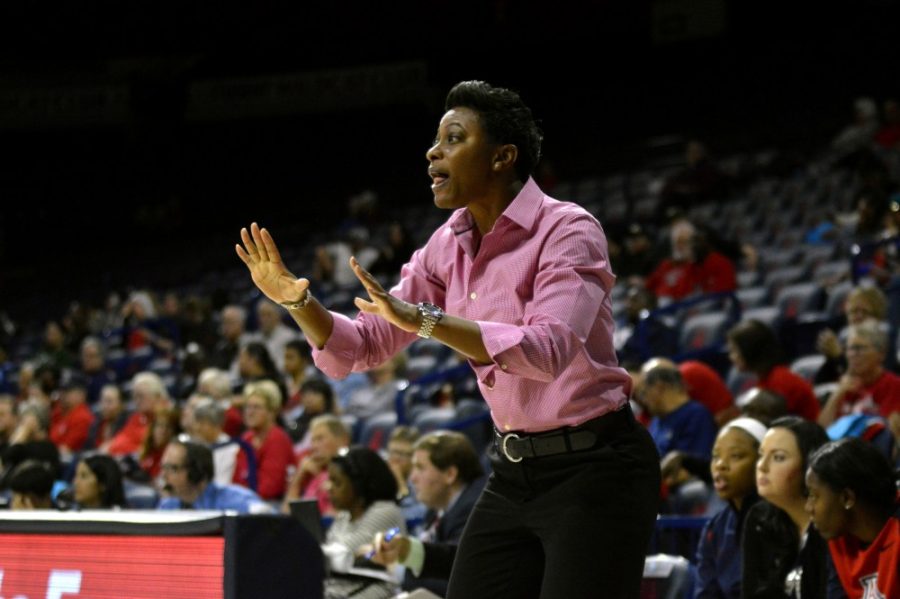 Arizona+womens+basketball+head+coach+Niya+Butts+gives+instructions+to+her+players+in+McKale+Center+on+Tuesday%2C+Nov.+10.+The+Wildcats+are+set+to+face+Utah+and+Colorado+at+home.