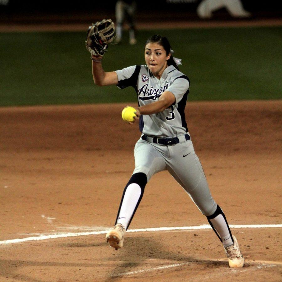Arizona+pitcher+Danielle+OToole+%283%29+throws+a+pitch+on+Friday%2C+March+4+in+Tucson.+The+Wildcats+travel+to+Seattle+to+face+Washington+this+weekend.+