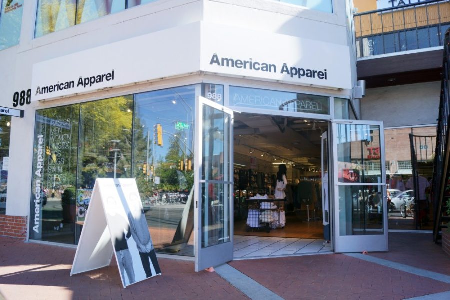American+Apparel+on+University+Boulevard.+It+is+one+of+the+few+shops+on+University+that+offer+student+discounts.