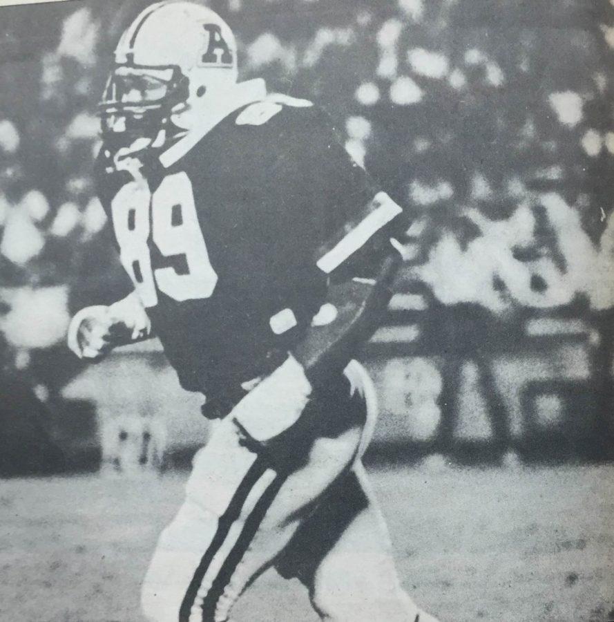 Consensus All-American Ricky Hunley in 1983.