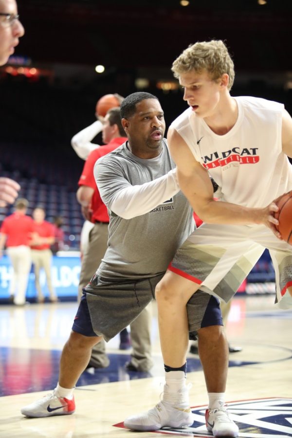 Assisstant coach Book Richardson practices with Lauri Markkanen on Tuesday, Nov. 1, 2016 before the Wildcats 86-35 exhibition win over the College of Idaho Yotes.  