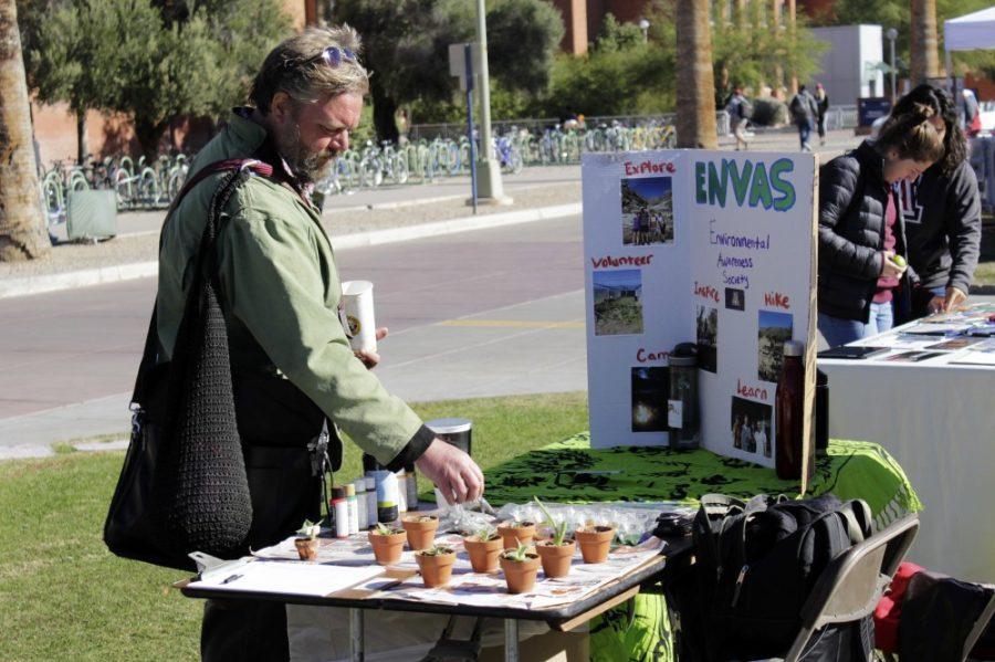 The environmental club fair was hosted on Wednesday, Nov. 30 on the UA mall.