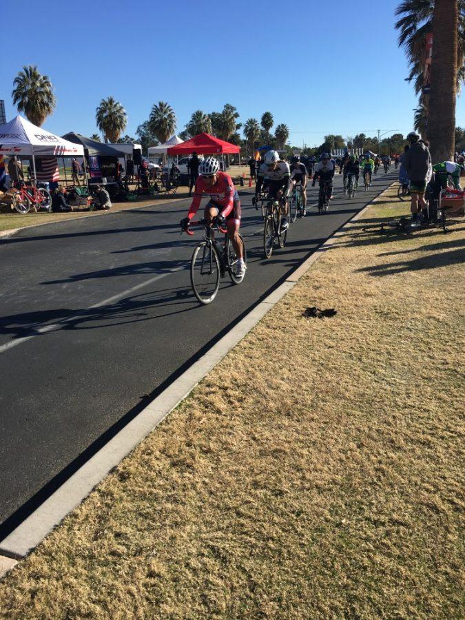 Cyclist+compete+in+the%26nbsp%3Bcriterium+at+the+University+of+Arizona+Mall+on+Saturday%2C+Jan.+28%2C+2017.+The+event+was+held+after+being+on+a+four+year+hiatus.