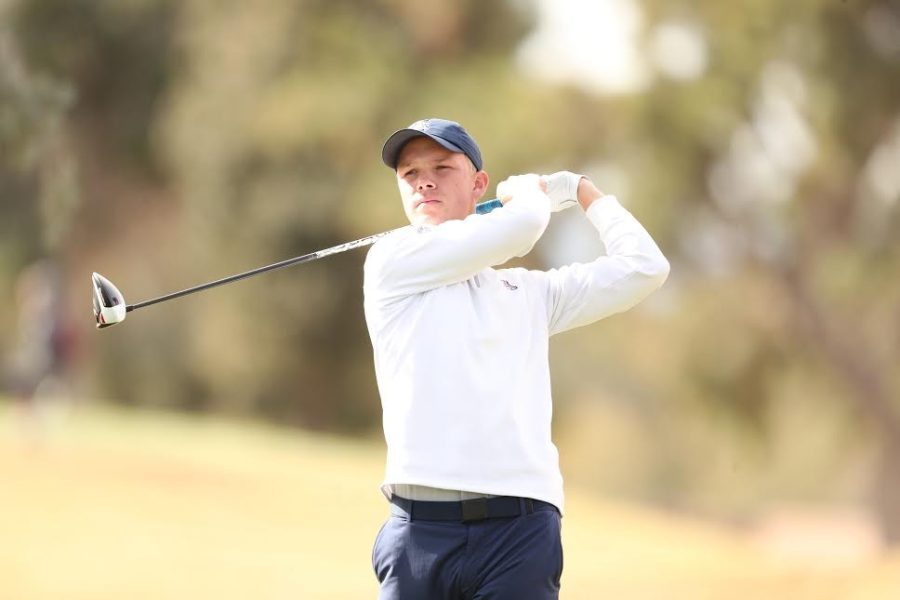 Arizona+mens+golfer+Brad+Reeves+looks+at+his+shot+after+driving+the+ball+from+the+tee-box.+Reeves+finished+the+Duck+Invitational+Tuesday+in+fourth+place.+%26nbsp%3B