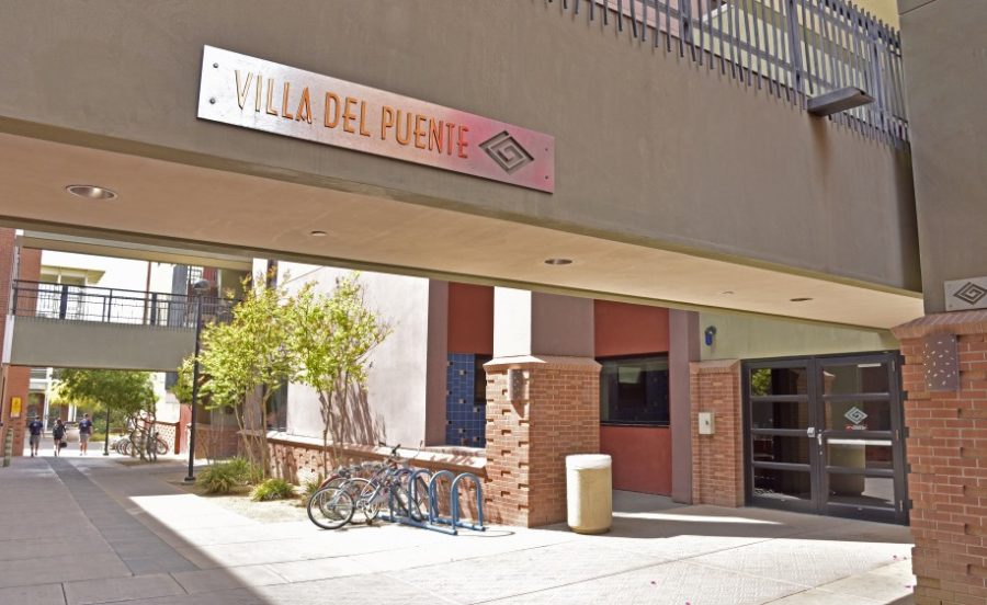 Villa+Del+Puente%2C+a+dorm+located+on+Highland+Avenue+in+the+historic+district.+Dorm+life+offers+students+a+chance+to+meet+new+people+going+through+the+same+growth+process+encountered+at+college.
