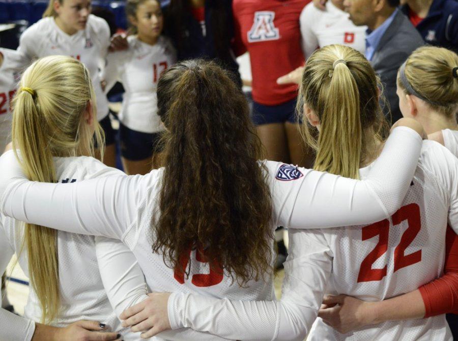 The+Arizona+volleyball+team+huddles+before+their+game+against+ASU+on+Sept.+21%2C+2016+in+McKale+Center.