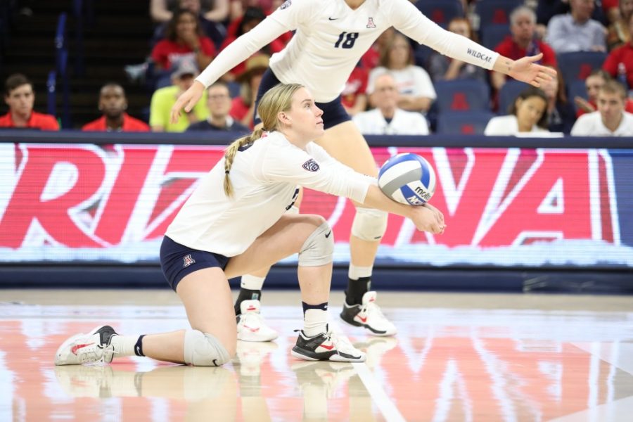 September 23, 2017.  Sophomore defensive specialist Makenna Martin (22) during the Wildcats 3-1 loss to the Washington State Cougars.  McKale Center, Tucson, AZ.