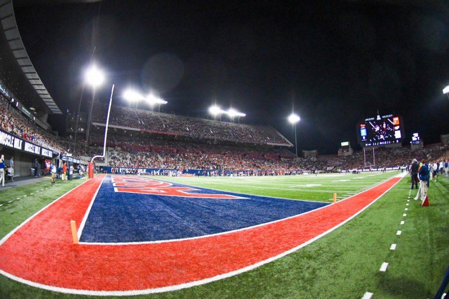 The+Arizona+Stadium+filled+with+fans+right+before+halftime+at+the+UA-Oregon+State+game+on+Nov.+11.