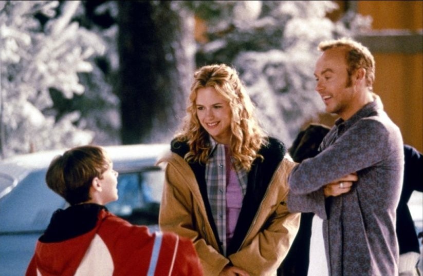 Michael Keaton and Kelly Preston in "Jack Frost" (1998).