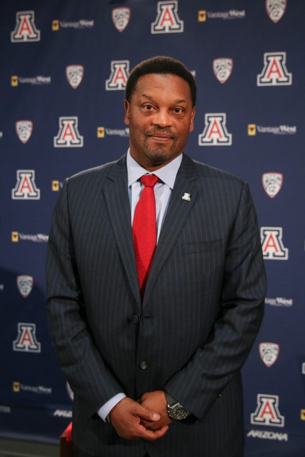 Kevin+Sumlin%2C+the+newly+hired+head+football+coach%2C+poses+for+a+picture+before+an+interview+with+the+Daily+Wildcat.