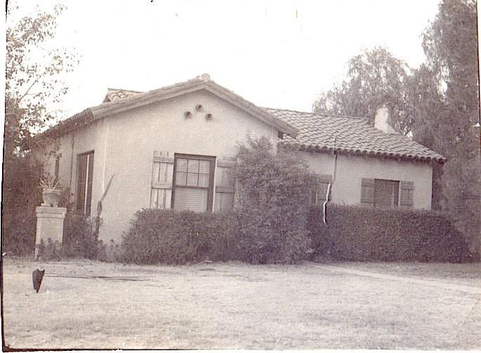 The Carpenter family house on Helen Street in the early 1930s. Now renovated, the building is home to the UA Key Desk.