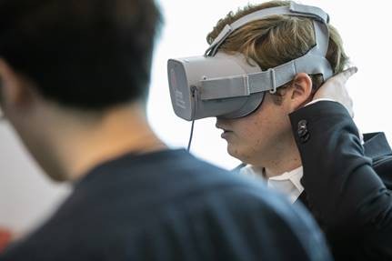 The School of Information will host its annual iShowcase on Thursday, April 25 in the Student Union Memorial Center South Ballroom. At the showcase, visitors can use virtual reality technology.