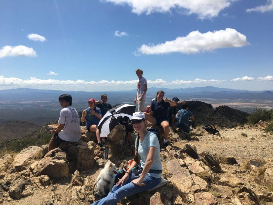 Members+of+the+UA+Ramblers+Hiking+Club+rest+along+the+trail+from+King%26%238217%3Bs+Canyon+to+Wasson+Peak+on+Sep.+15%2C+2019.+Any+student+in+the+AZ+Ramblers+can+organize+a+hike+based+on+difficulty+and+experience.