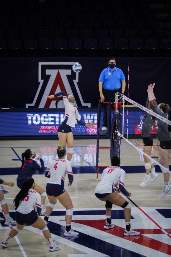 The Arizona womens volleyball team won all three sets against Oregon State in McKale center on Friday, Feb. 19. (Photos by Megan Ewing)