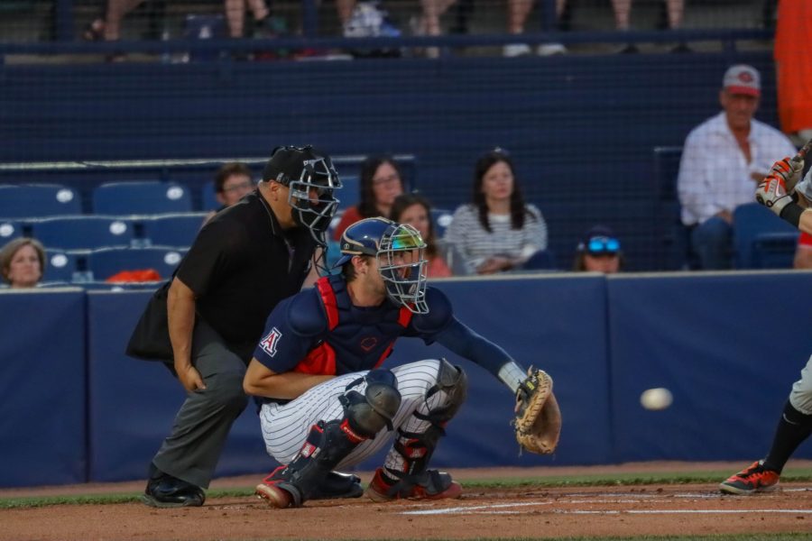Daniel+Susac%2C+a+catcher+for+the+Arizona+baseball+team%2C+catches+a+strike+from+his+pitcher+on+Friday%2C+May+13+at+Hi+Corbett+Field.+The+Wildcats+would+jump+out+to+the+early+lead+but+would+ultimately+lose+9-12.