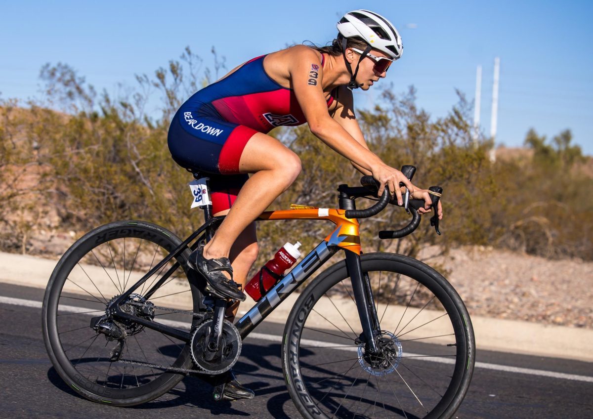 Laura Holanszky competes in the 2023 NCAA Collegiate Triathlon National Championships at Tempe Town Lake.