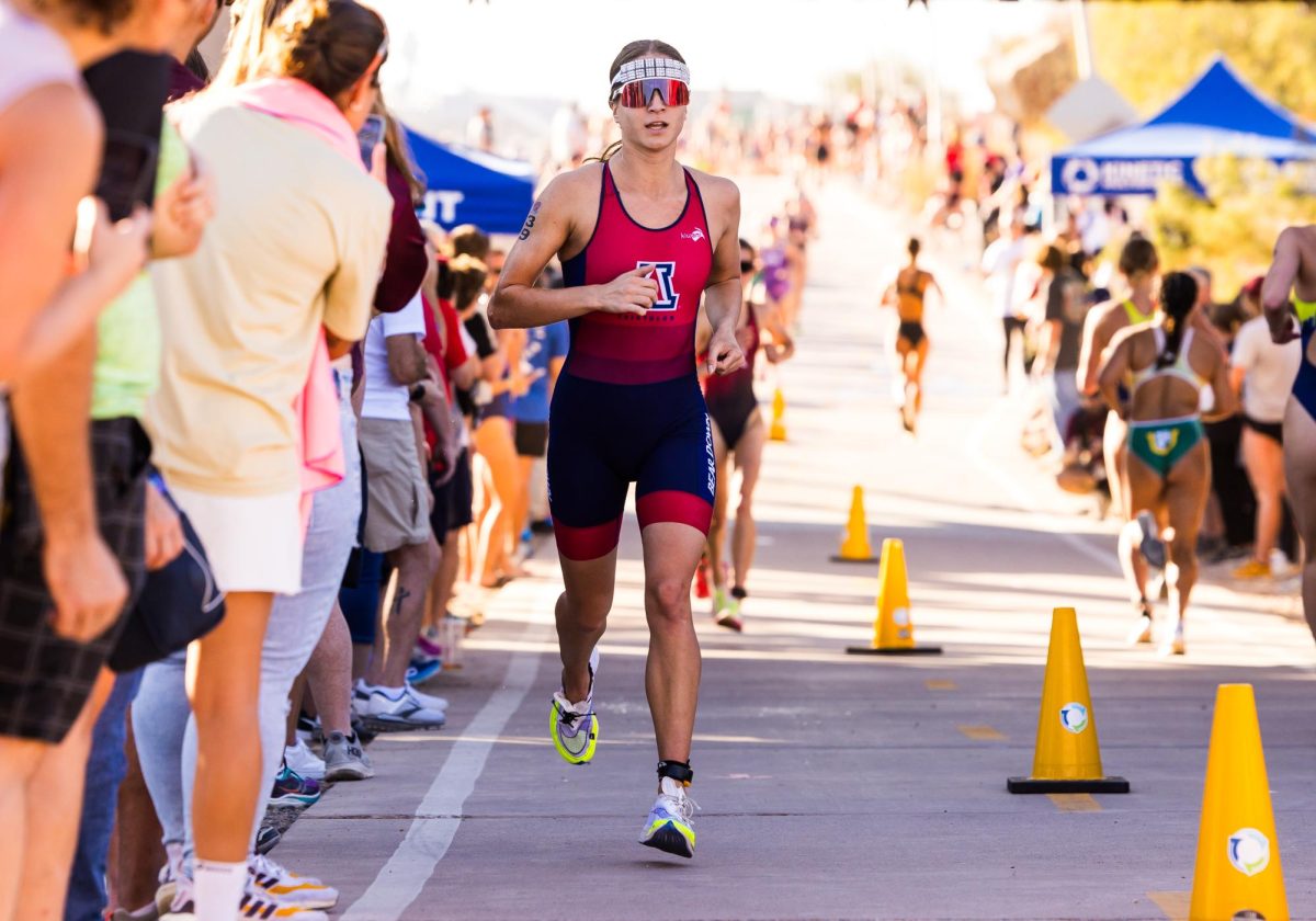 Women’s Triathlon competes in the 2023 NCAA Collegiate Triathlon National Championships at Tempe Town Lake.