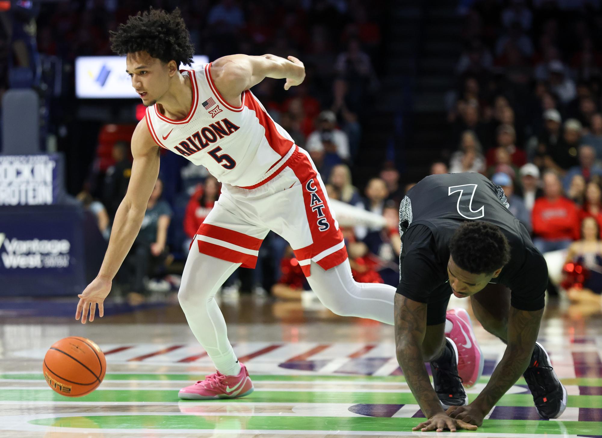 No. 1 Arizona men’s basketball defeats No. 13 BYU in close matchup