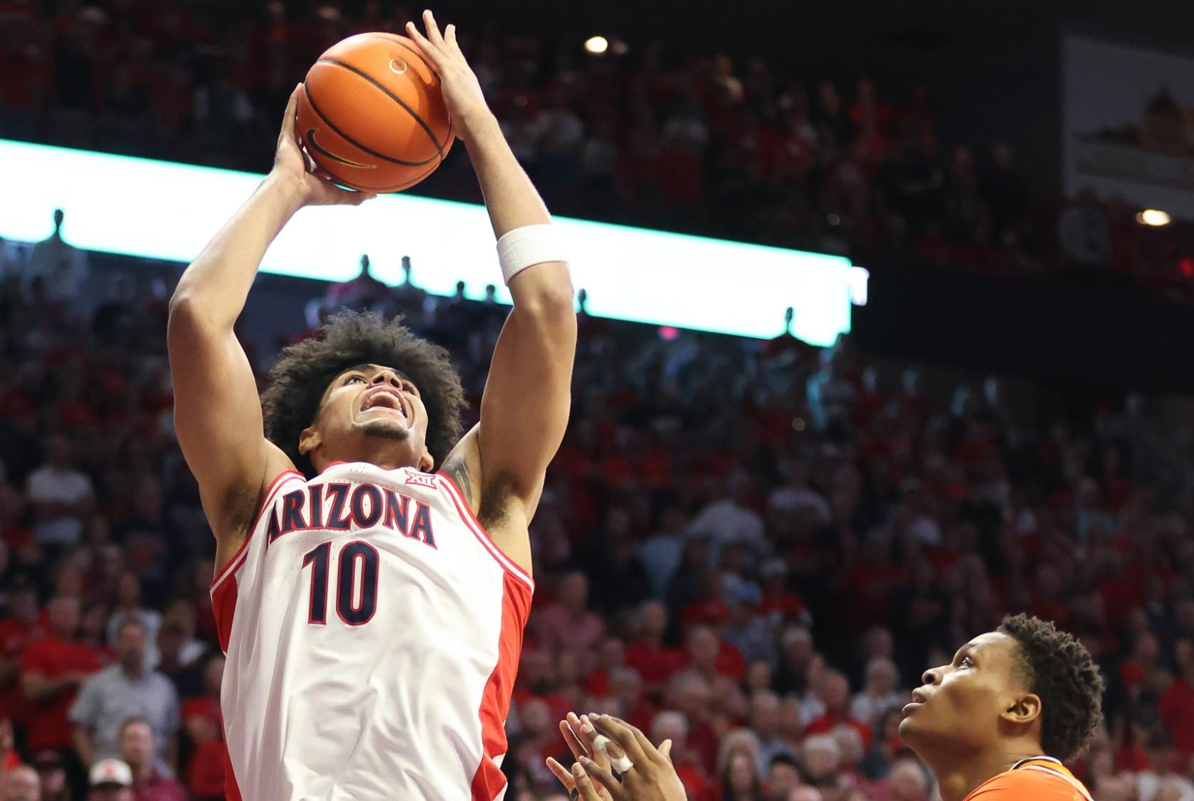 No. 1 Arizona men’s basketball goes back on the road to take on Kansas